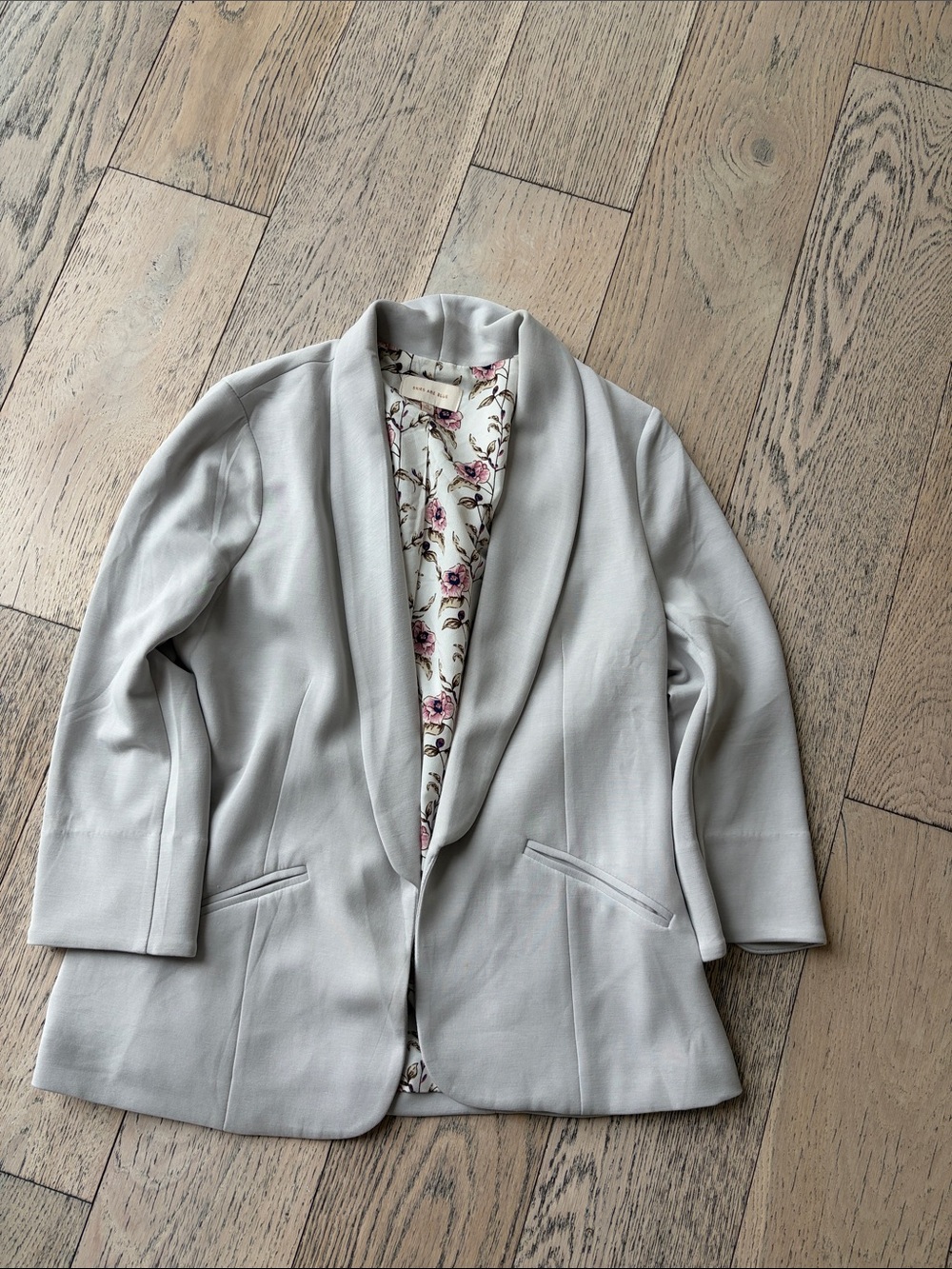 Skies Are Blue Light Gray Shawl Collar Blazer with Floral Lining